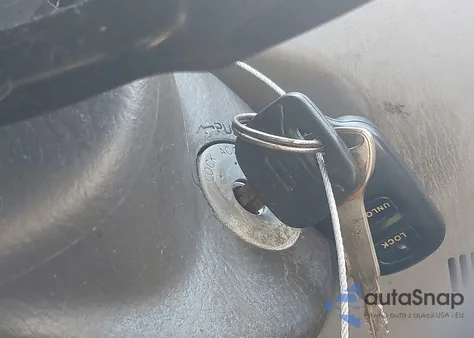 2003 Toyota Corolla Le z USA, uszkodzony, nr VIN 1NXBR32E33Z135300